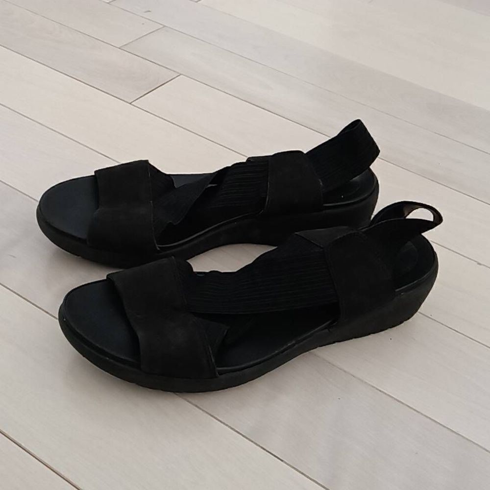 E360 Easy Spirit Women's Suede Nylon Criss Cross Strap Sandals Black Size 35